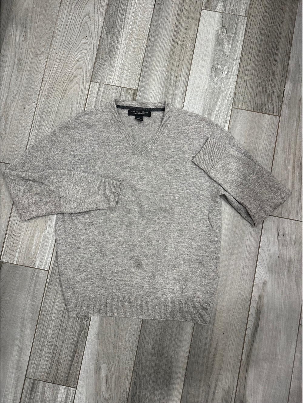 The Men's Store Bloomingdale's Gray Cashmere V-Neck Sweater Size S